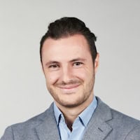 Professionelles Teamfoto der Urban Places Academy, Experten für urbane Entwicklung und Innovation.